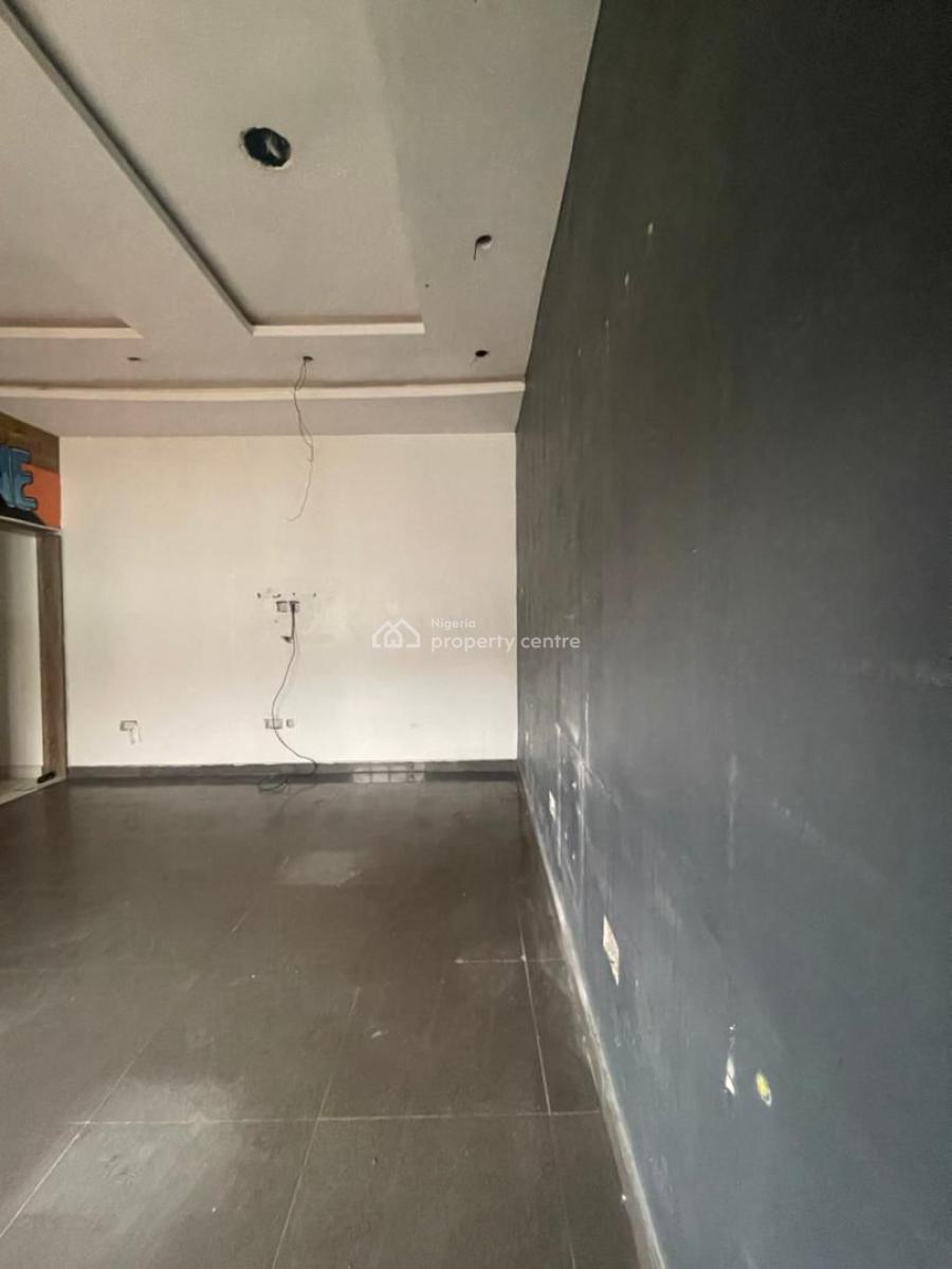 a Remarkable Four in One Shop on a Major Road in Lekki  Phase 1 Proper, Lekki Phase 1, Lekki, Lagos, Shop for Rent