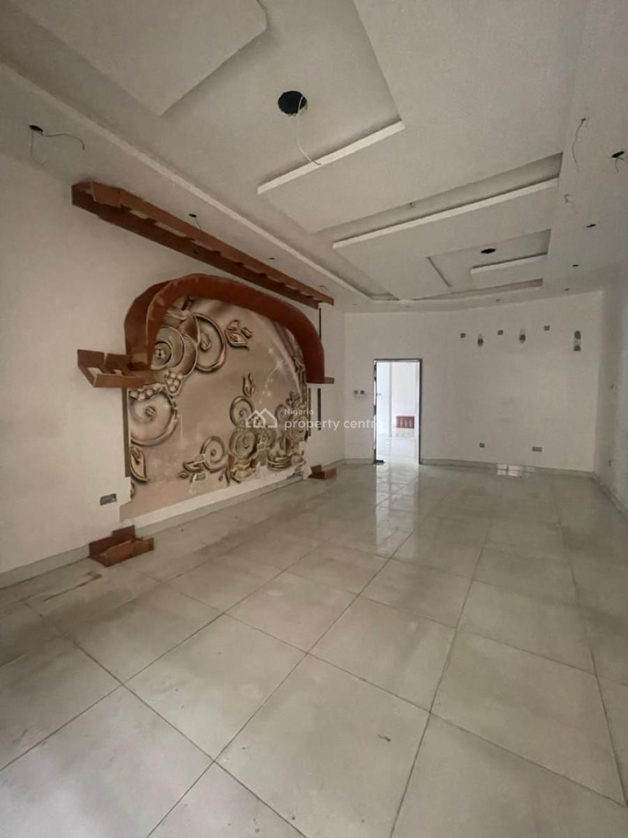 a Remarkable Four in One Shop on a Major Road in Lekki  Phase 1 Proper, Lekki Phase 1, Lekki, Lagos, Shop for Rent