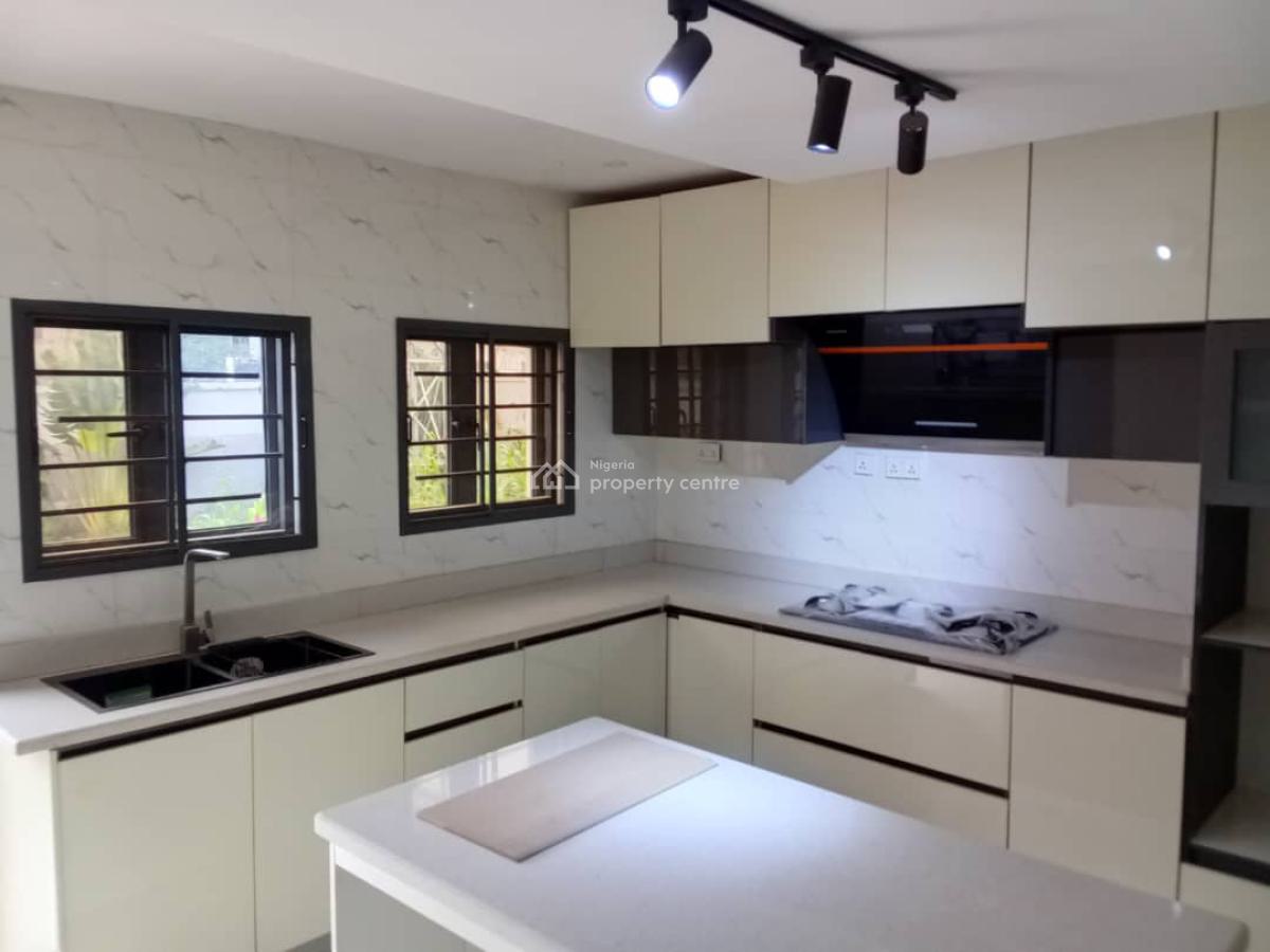 Luxury 4-bedroom Semi-detached Duplex with Bq, Guzape District, Abuja, Terraced Duplex for Sale