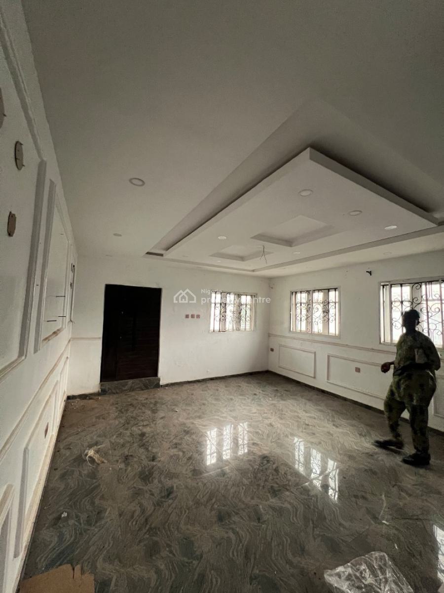 Neat and Standard Bungalows Needs New Owners, Idi Obi, Just After Ologuneru Railway Bridge, Ologuneru Eleyele Road I, Ologuneru, Ibadan, Oyo, Block of Flats for Sale