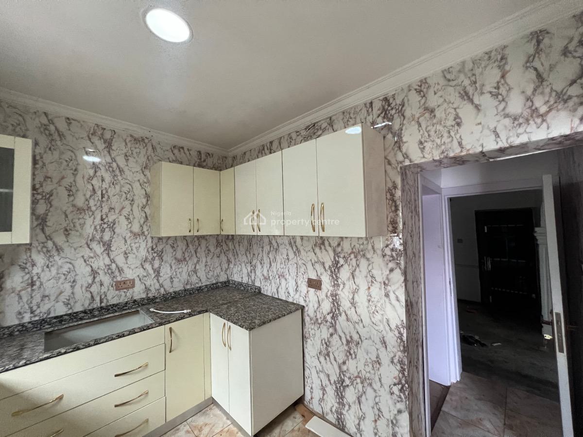 Neat and Standard Bungalows Needs New Owners, Idi Obi, Just After Ologuneru Railway Bridge, Ologuneru Eleyele Road I, Ologuneru, Ibadan, Oyo, Block of Flats for Sale