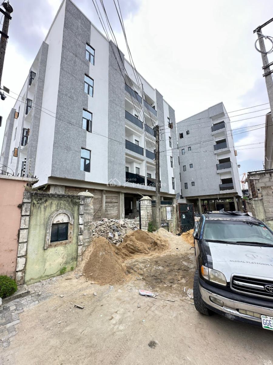 Spacious 2 Bedroom Apartment with  Bq, Pool, Elevator and Gym., Lekki Phase 1, Lekki, Lagos, Flat / Apartment for Sale