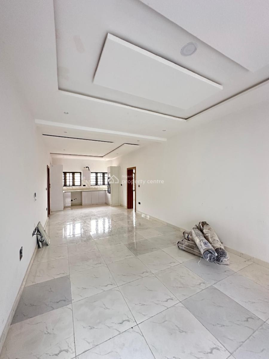Spacious 2 Bedroom Apartment with  a Rooftop Lounge., Lekki Phase 1, Lekki, Lagos, Flat / Apartment for Sale