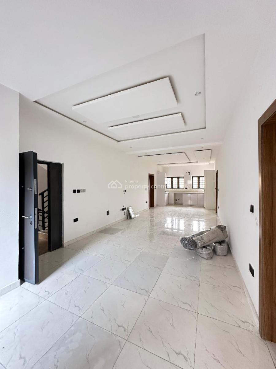 Spacious 2 Bedroom Apartment with  a Rooftop Lounge., Lekki Phase 1, Lekki, Lagos, Flat / Apartment for Sale