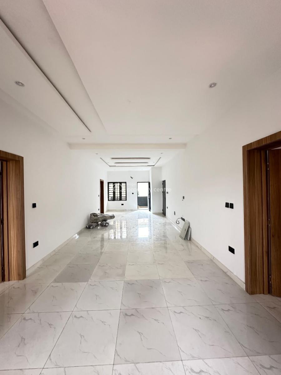 Spacious 2 Bedroom Apartment with  a Rooftop Lounge., Lekki Phase 1, Lekki, Lagos, Flat / Apartment for Sale