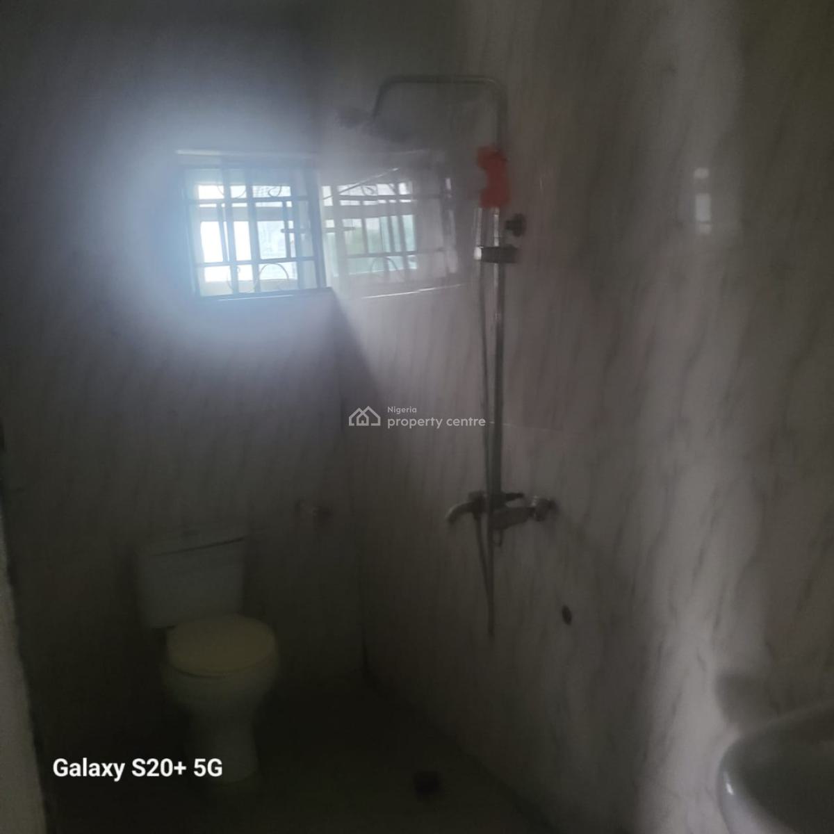 3bedroom Flat Upstairs at Geogious Cole Estate Off College Road Ogba, Geogious Cole Estate Off College Road Ogba, Ogba, Ikeja, Lagos, Flat / Apartment for Rent