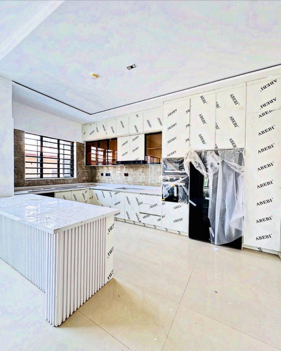Luxurious 3 Bedroom Apartment with a Pool, Gym and Elevator, Lekki Phase 1, Lekki, Lagos, Flat / Apartment for Sale