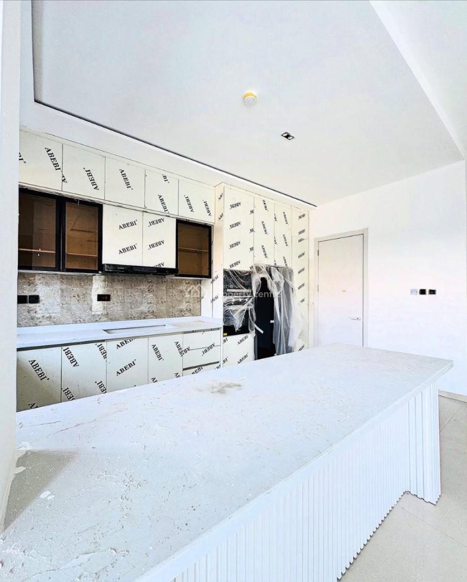 Luxurious 3 Bedroom Apartment with a Pool, Gym and Elevator, Lekki Phase 1, Lekki, Lagos, Flat / Apartment for Sale
