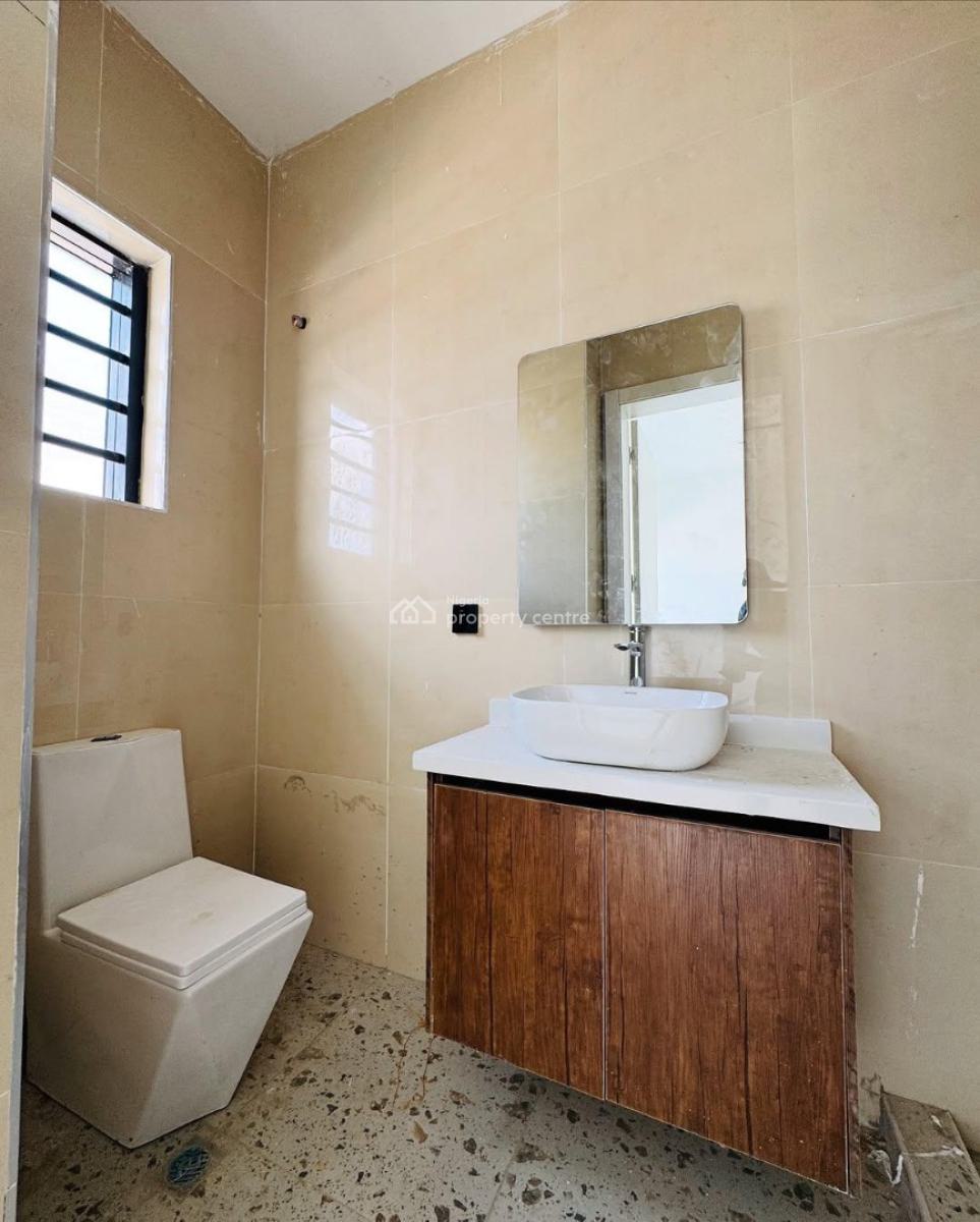 Luxurious 3 Bedroom Apartment with a Pool, Gym and Elevator, Lekki Phase 1, Lekki, Lagos, Flat / Apartment for Sale