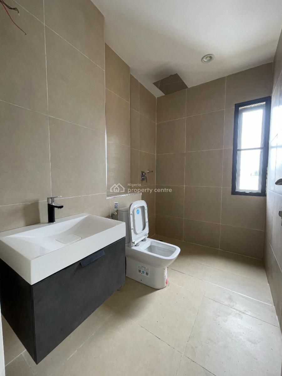 Beautiful 3 Bedroom Apartment, Fully Serviced Apartment Located in a Serene Environment, Lekki Phase 1, Lekki, Lagos, Flat / Apartment for Sale