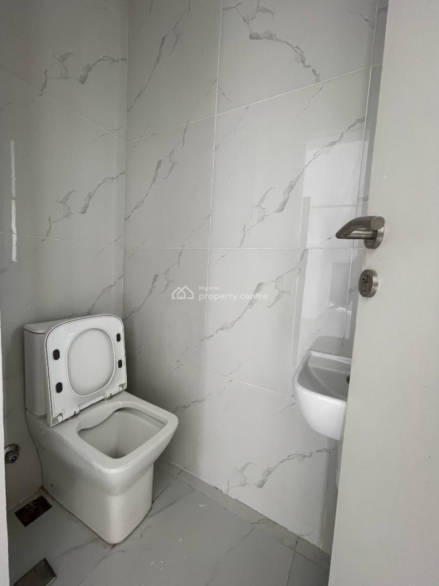 Beautiful 3 Bedroom Apartment, Fully Serviced Apartment Located in a Serene Environment, Lekki Phase 1, Lekki, Lagos, Flat / Apartment for Sale