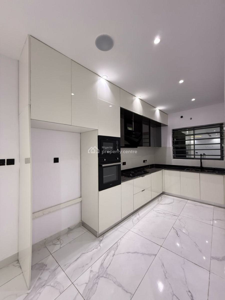 Stunning 2 Bedroom Apartment with All Rooms Ensuite and Spacious, Lekki Phase 1, Lekki, Lagos, Flat / Apartment for Sale