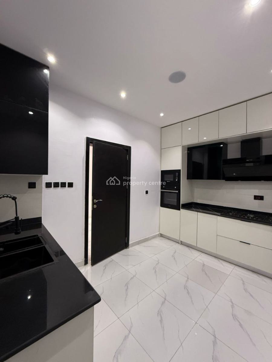 Stunning 2 Bedroom Apartment with All Rooms Ensuite and Spacious, Lekki Phase 1, Lekki, Lagos, Flat / Apartment for Sale