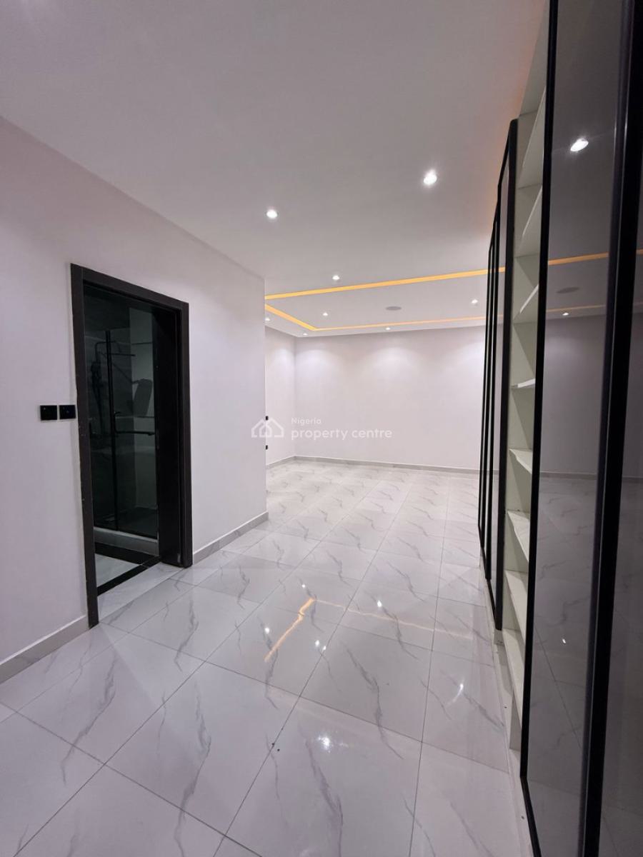 Stunning 2 Bedroom Apartment with All Rooms Ensuite and Spacious, Lekki Phase 1, Lekki, Lagos, Flat / Apartment for Sale