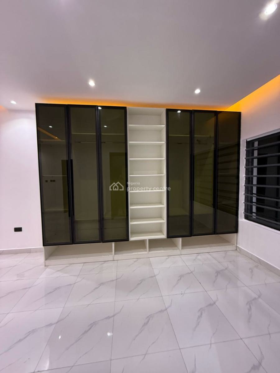 Stunning 2 Bedroom Apartment with All Rooms Ensuite and Spacious, Lekki Phase 1, Lekki, Lagos, Flat / Apartment for Sale