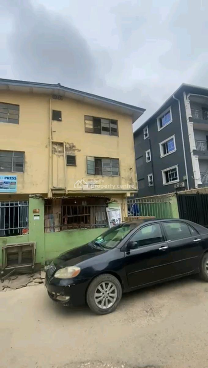 6 Units of 3-bedroom Flats - Potential for Renovation, Ijagbemi Street, Pedro, Gbagada, Lagos, Block of Flats for Sale
