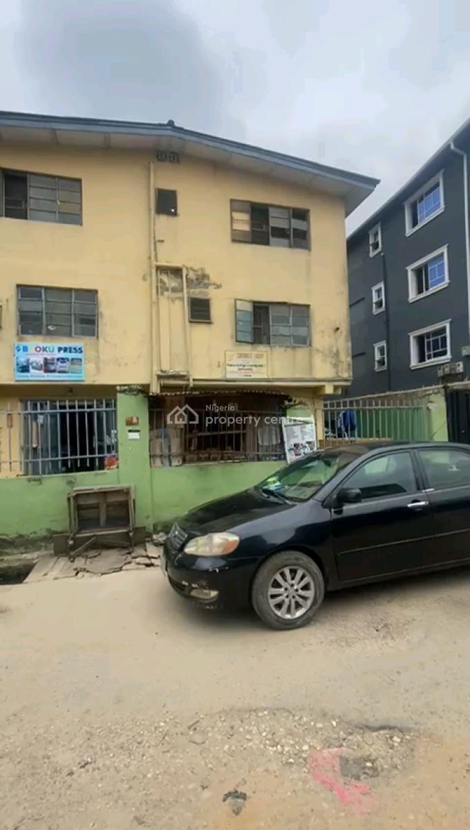 6 Units of 3-bedroom Flats - Potential for Renovation, Ijagbemi Street, Pedro, Gbagada, Lagos, Block of Flats for Sale