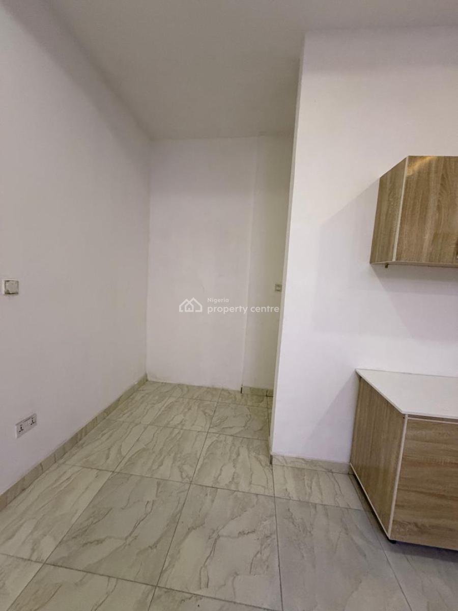 Luxury Masters Bedroom in a Shared Apartment, Oral Extension, Lekki, Lagos, Self Contain (single Rooms) for Rent