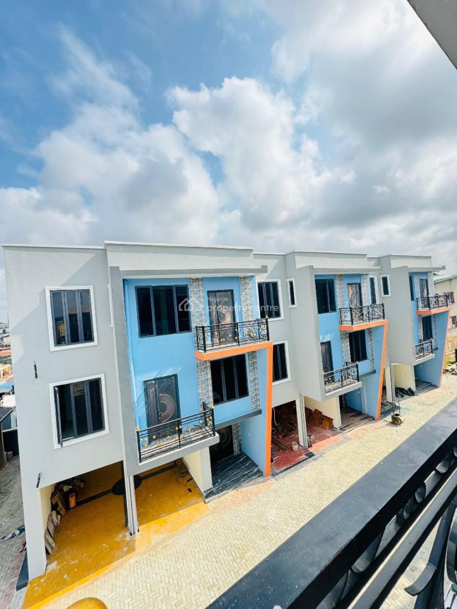 Elegantly Built Spacious 4-bedroom Terrace Duplex with Private Garage, Jibowu, Yaba, Lagos, Terraced Duplex for Sale