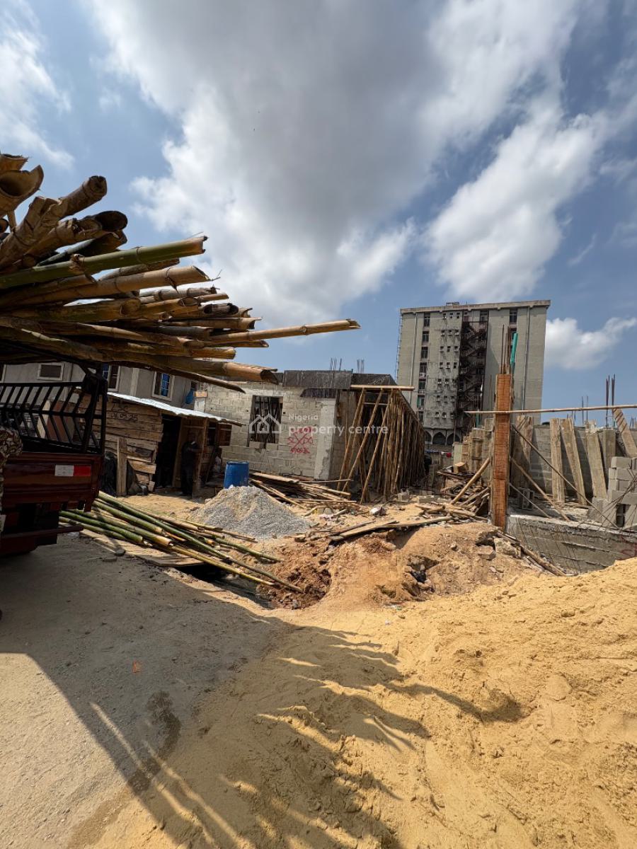 Well Strategic 1 Bedroom  Off Plan Property in a Demanding Location, Surulere, Lagos, Flat / Apartment for Sale