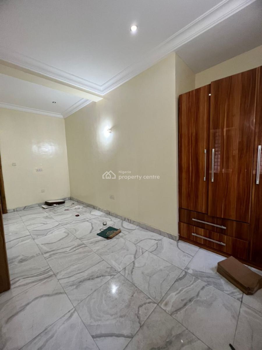 Clean and Spacious 2 Bedrooms Serviced Apartment, Lekki Phase 1, Lekki, Lagos, Flat / Apartment for Rent