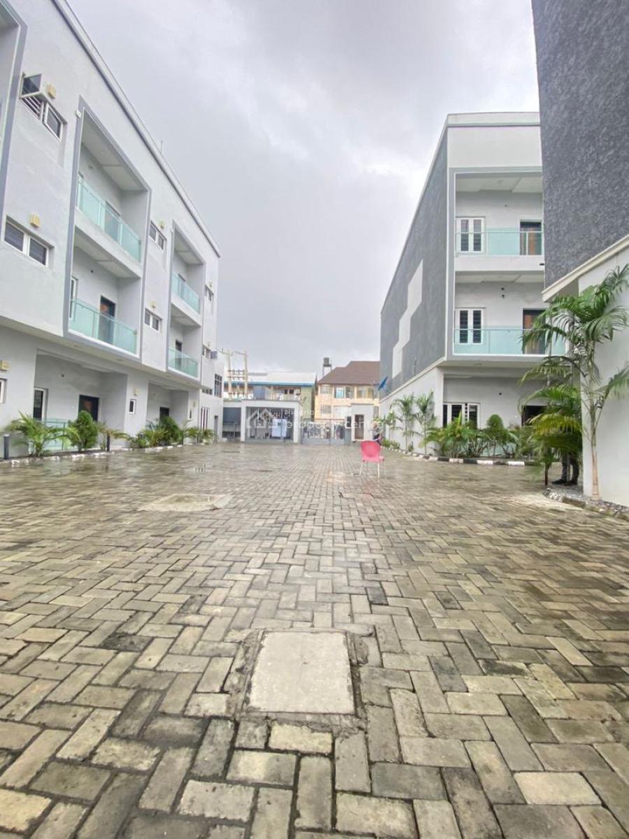 Luxurious Standard Built Massive Master Bedroom, Mobil Road, Ilaje, Ajah, Lagos, Flat / Apartment for Sale