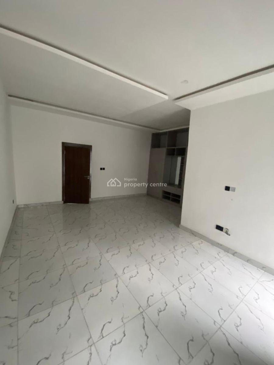 Luxurious Standard Built Massive Master Bedroom, Mobil Road, Ilaje, Ajah, Lagos, Flat / Apartment for Sale
