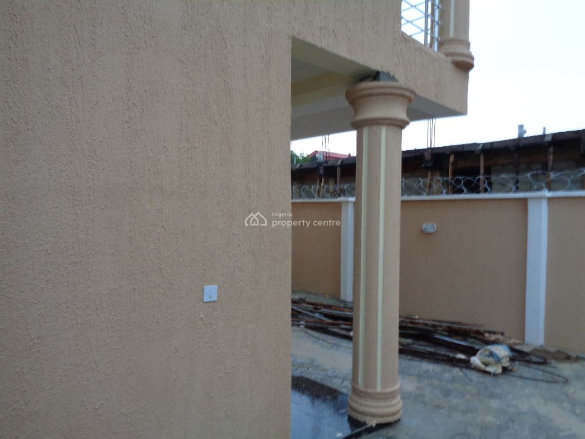 4 Bedroom Apartment, Mobil Road, Ipaja, Lagos, Flat / Apartment for Rent
