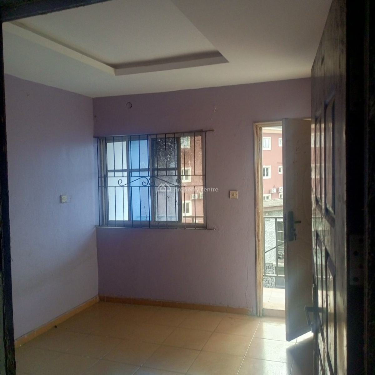 2 Bedroom Flat Upstairs, Off Ishaga Road Surulere Lagos, Ojuelegba, Surulere, Lagos, Flat / Apartment for Rent