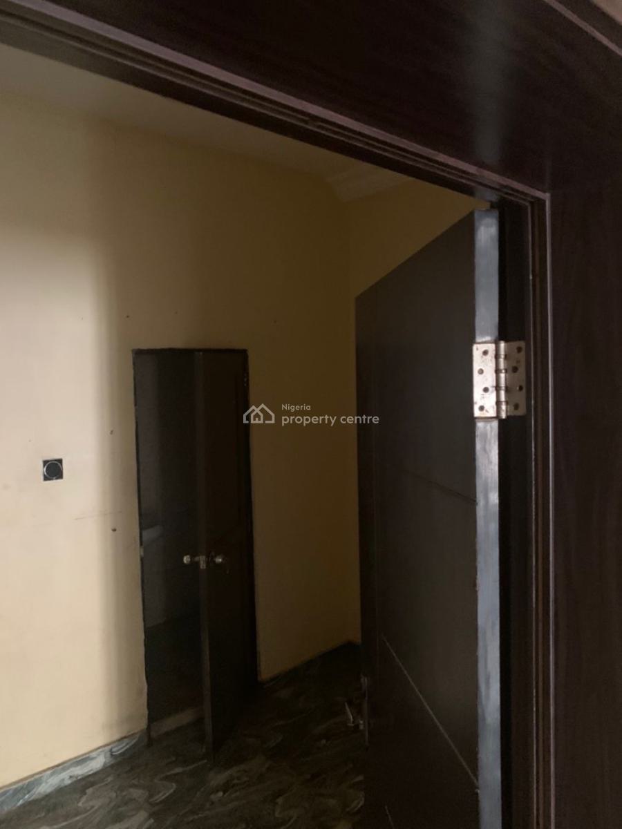 Decent 3 Bedroom Up Flat, Omole Phase 2, Ikeja, Lagos, House for Rent