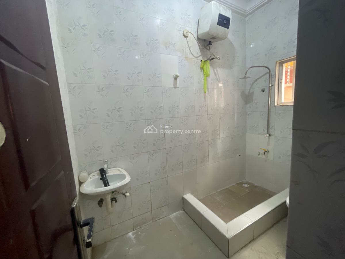 a Spacious 3bedroom on Ground Floor, Osapa, Lekki, Lagos, House for Rent
