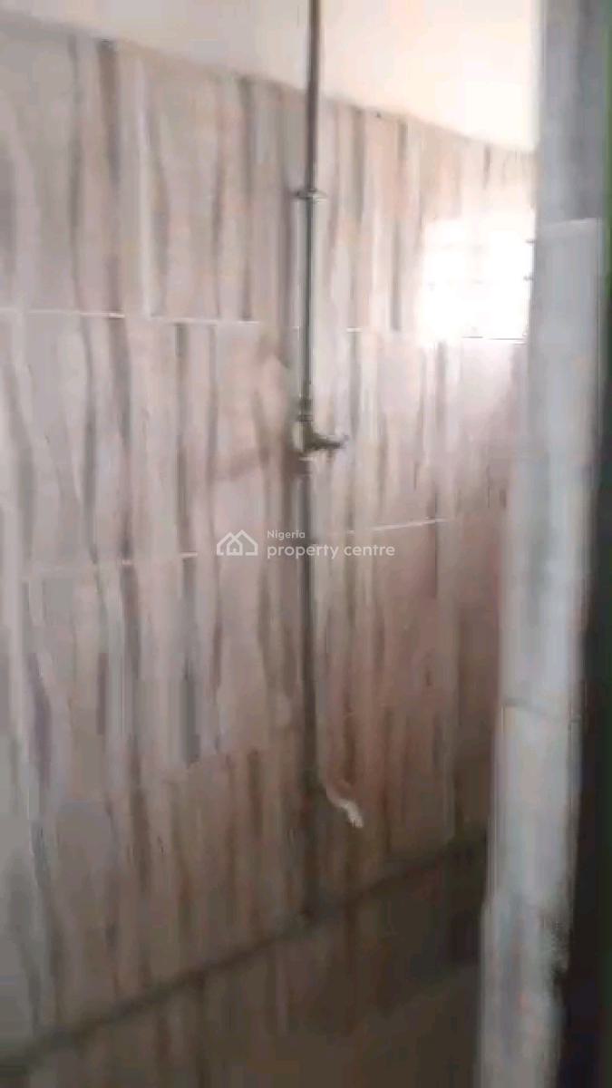 2 Bedroom Flat Front Wing 3rd Floor, Sungas, Bajulaye Road, Shomolu, Lagos, Flat / Apartment for Rent