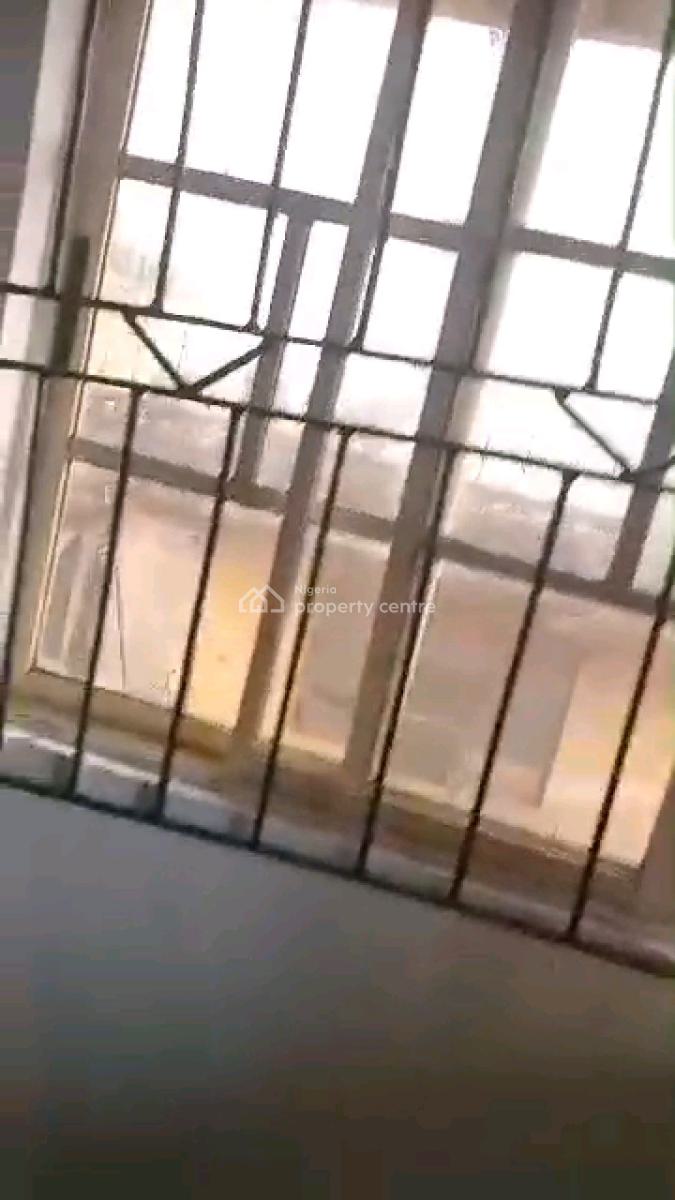 2 Bedroom Flat Front Wing 3rd Floor, Sungas, Bajulaye Road, Shomolu, Lagos, Flat / Apartment for Rent