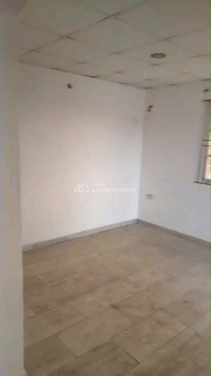 2 Bedroom Flat Front Wing 3rd Floor, Sungas, Bajulaye Road, Shomolu, Lagos, Flat / Apartment for Rent