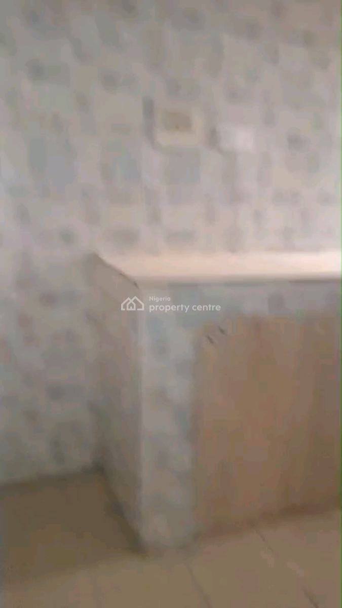 2 Bedroom Flat Front Wing 3rd Floor, Sungas, Bajulaye Road, Shomolu, Lagos, Flat / Apartment for Rent