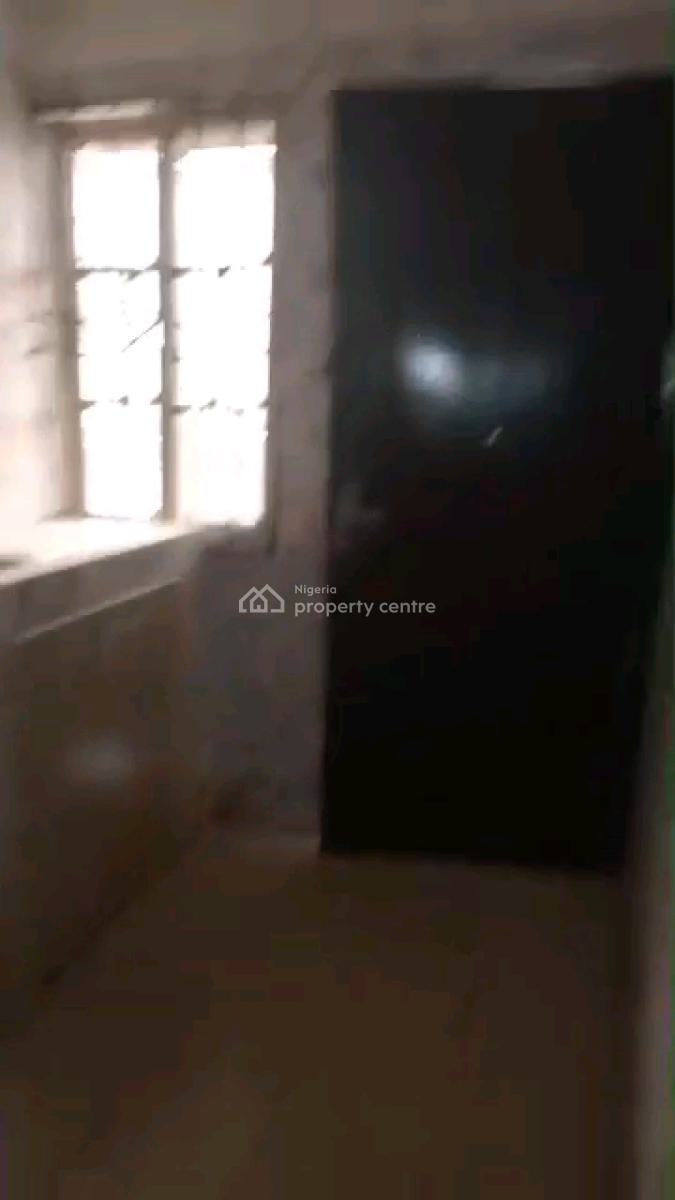 2 Bedroom Flat Front Wing 3rd Floor, Sungas, Bajulaye Road, Shomolu, Lagos, Flat / Apartment for Rent