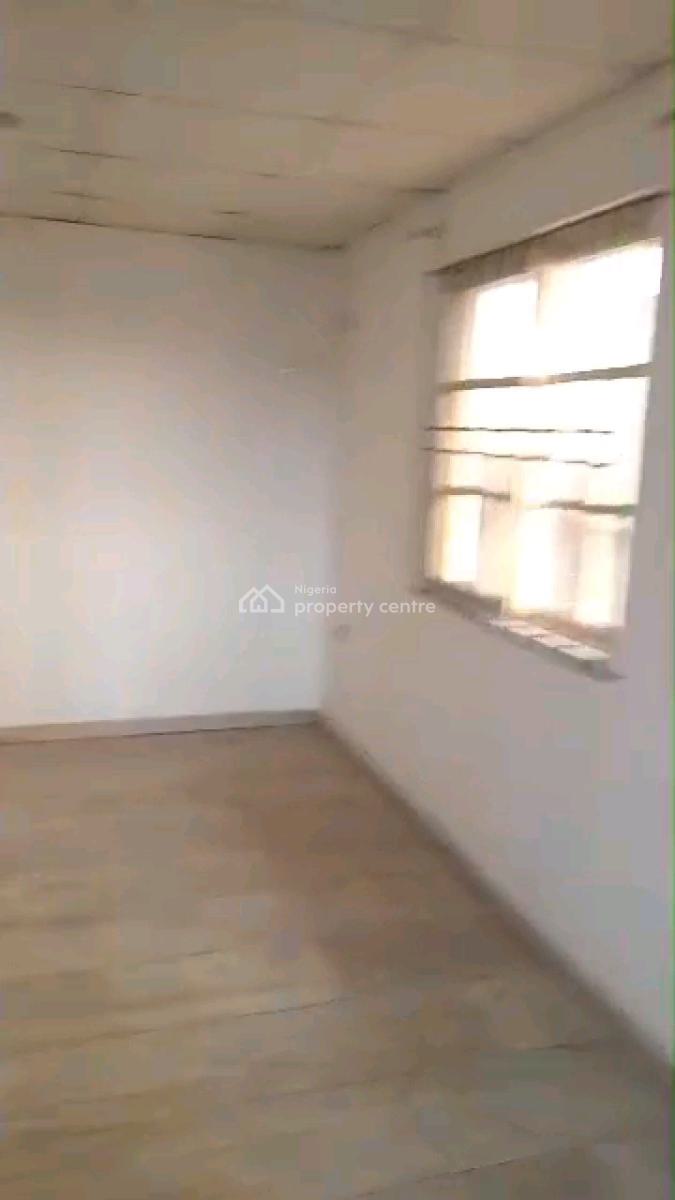 2 Bedroom Flat Front Wing 3rd Floor, Sungas, Bajulaye Road, Shomolu, Lagos, Flat / Apartment for Rent