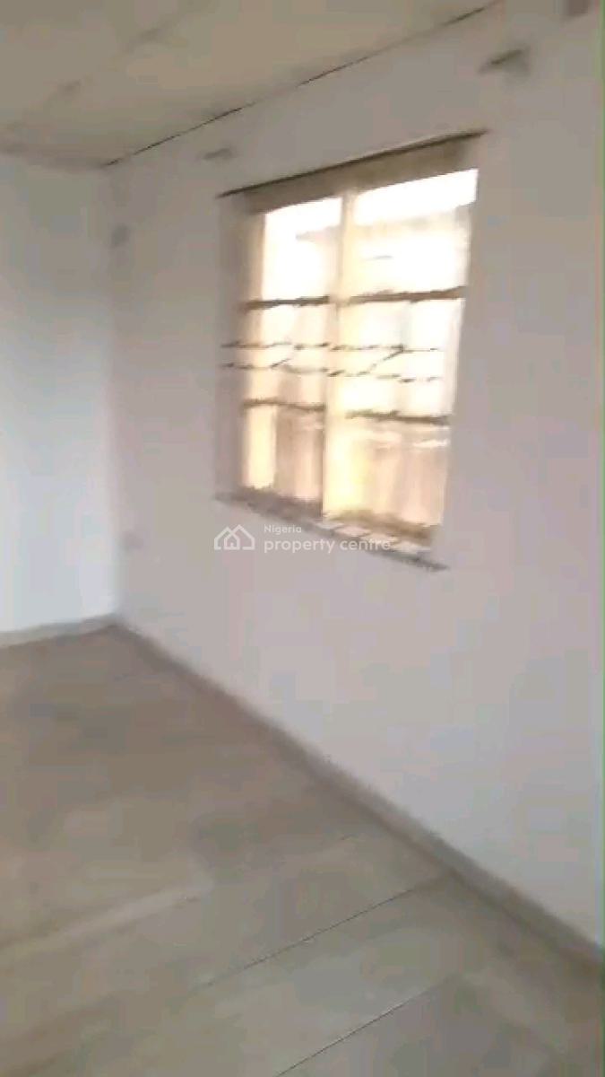 2 Bedroom Flat Front Wing 3rd Floor, Sungas, Bajulaye Road, Shomolu, Lagos, Flat / Apartment for Rent