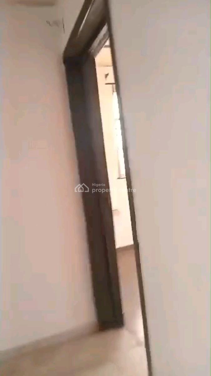 2 Bedroom Flat Front Wing 3rd Floor, Sungas, Bajulaye Road, Shomolu, Lagos, Flat / Apartment for Rent
