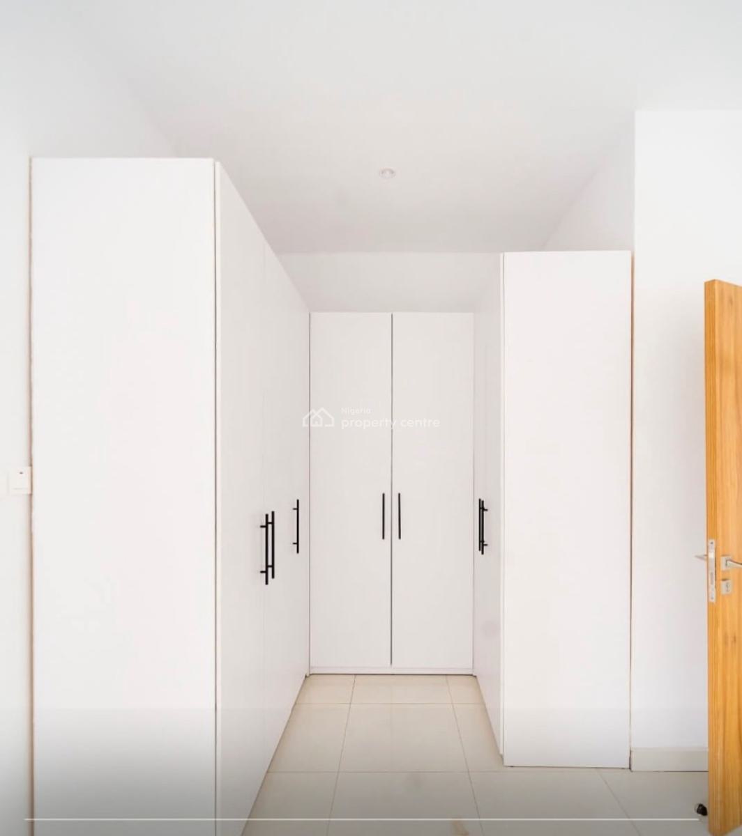 Serviced One Bedroom Apartment, Lekki Phase 1, Lekki, Lagos, Flat / Apartment for Sale