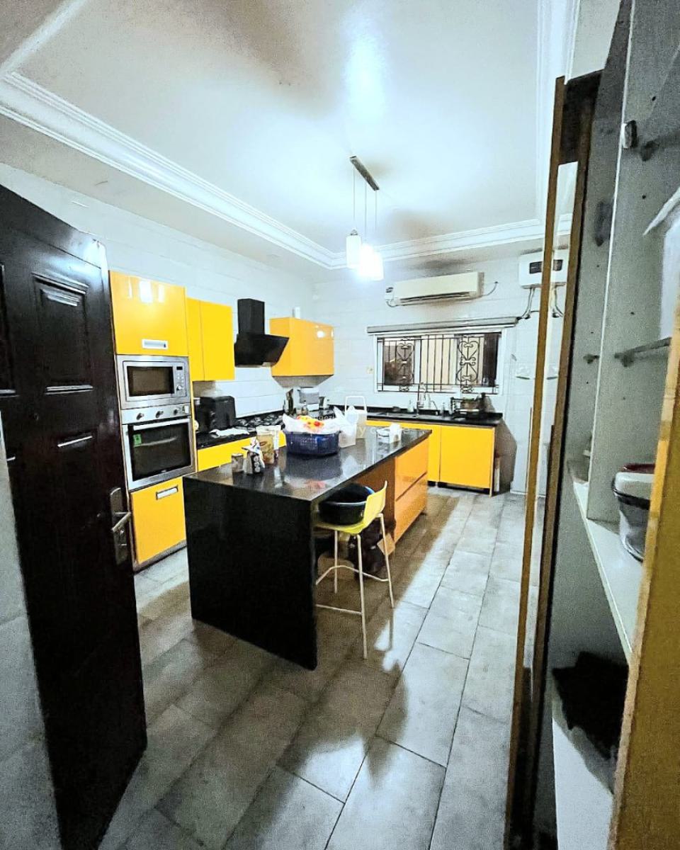 Comfortable 3 Bedroom Flat in a Block of 6 Flats with Swimming Pool, Off Alexander Road, Ikoyi, Lagos, Flat / Apartment for Rent
