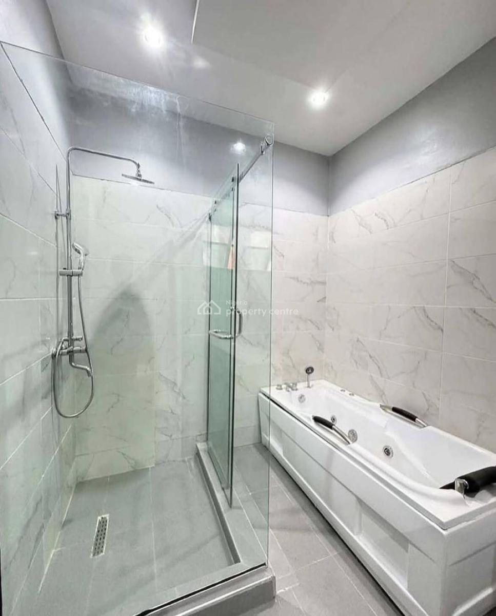 Luxury 4 Bedroom Mansionette with a Pool , Gym , Elevator Etc, Lekki Phase 1, Lekki Phase 1, Lekki, Lagos, Flat / Apartment for Sale