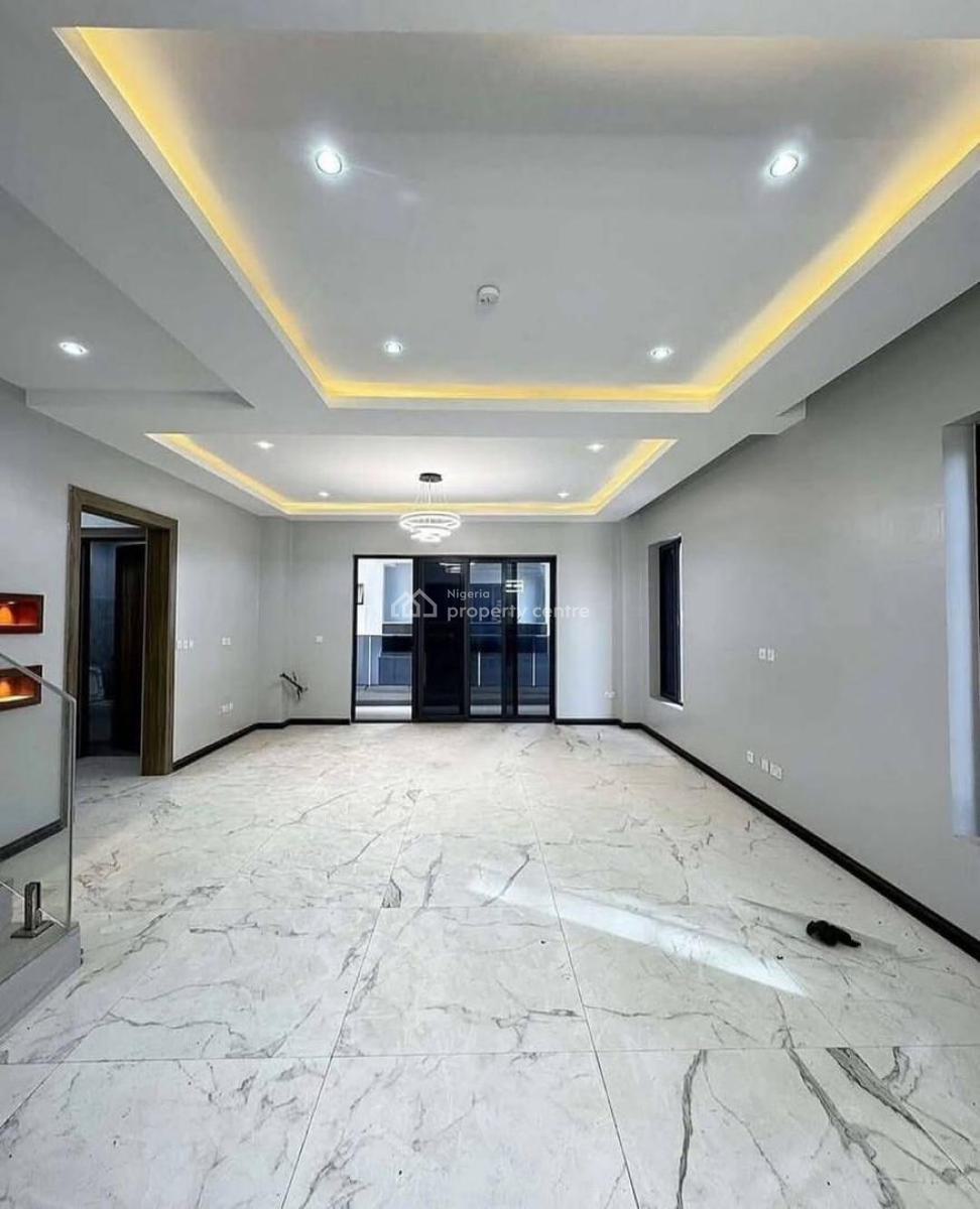 Luxury 4 Bedroom Mansionette with a Pool , Gym , Elevator Etc, Lekki Phase 1, Lekki Phase 1, Lekki, Lagos, Flat / Apartment for Sale