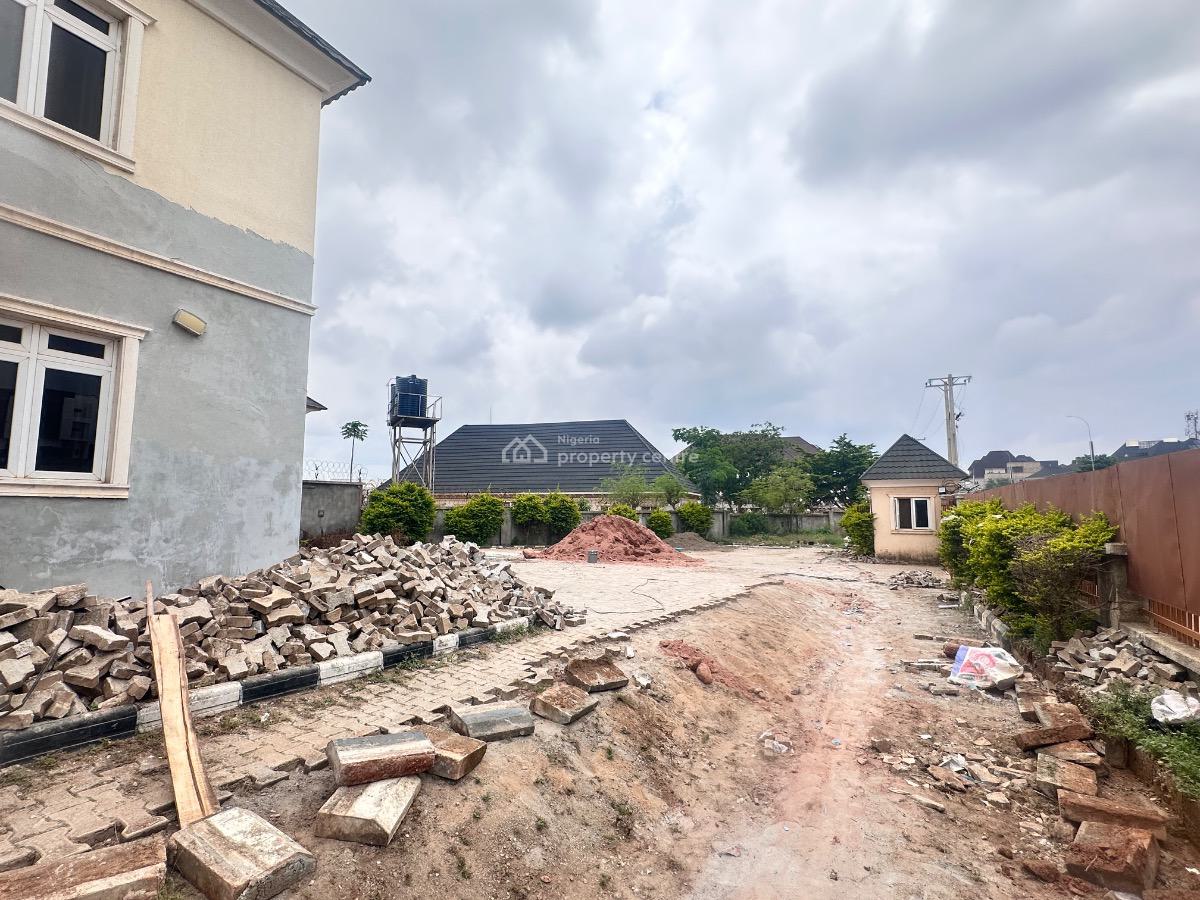 Massive 5 Bedrooms Semi-detached Duplex with Private Compound, Asokoro District, Abuja, Semi-detached Duplex for Rent