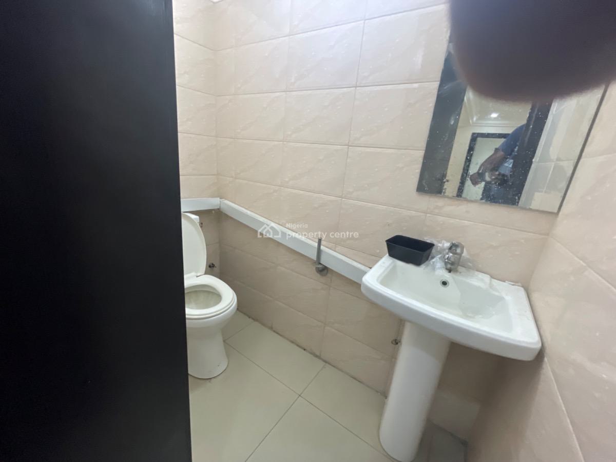a Nice and Neat 3bedroom Flat, Osapa, Lekki, Lagos, House for Rent