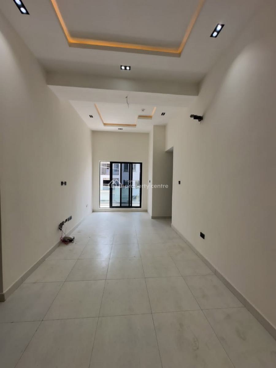 Newly Built and Serviced with 24/7 Power Supply 2 Bedroom En-suite Fla, Lekki Phase 1, Lekki, Lagos, Flat / Apartment for Rent