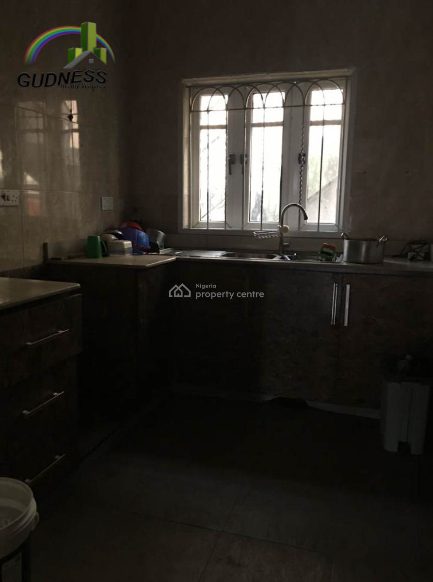 2 Bedroom Flat, Lekki Phase 1, Lekki, Lagos, Flat / Apartment for Rent