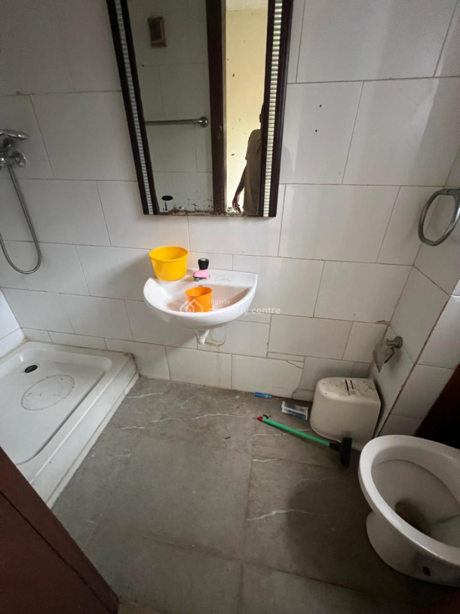 Well Maintained 3 Bedroom Apartment, Off Admiralty Way, Lekki Phase 1, Lekki, Lagos, Flat / Apartment for Rent