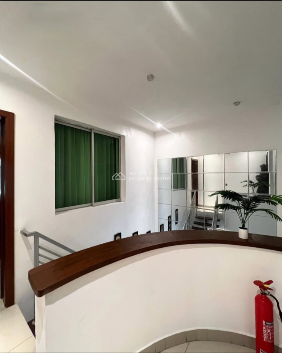 Exquisite 2 Bedroom Maisonette in a Serviced Court, Off Nike Art Gallery Road, Lekki Phase 1, Lekki, Lagos, Flat / Apartment for Rent