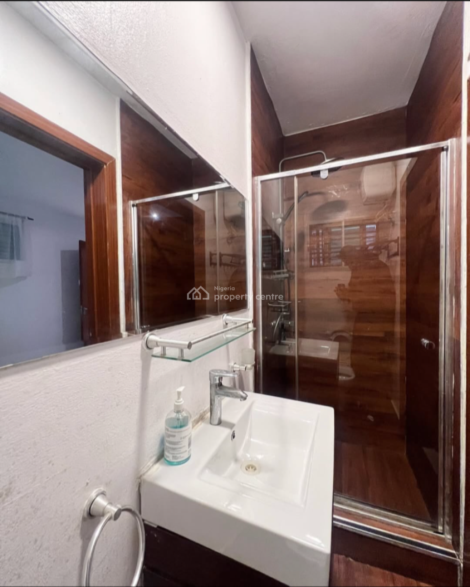 Exquisite 2 Bedroom Maisonette in a Serviced Court, Off Nike Art Gallery Road, Lekki Phase 1, Lekki, Lagos, Flat / Apartment for Rent